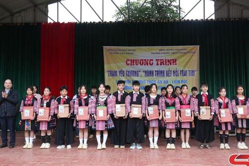 Chương trình 'Trạm yêu thương – Hành trình kết nối trái tim'