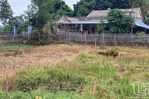 Hồi âm bài báo: Cắm biển báo nguy hiểm tại các hố sụt lún ở xóm Pải