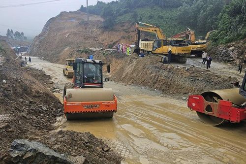 Bình Định: Tiếp tục ùn tắc giao thông trên đèo An Khê