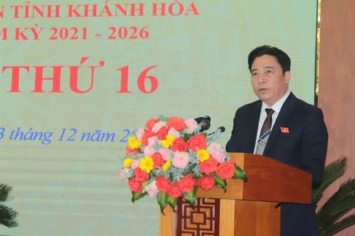 Thông qua các quyết sách kịp thời giải quyết những vấn đề cấp bách