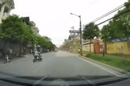 Suýt gây tai nạn, đáp trả tài xế bằng một chữ 'không'