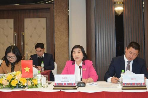 Hội đàm hợp tác kinh tế thương mại giữa tỉnh Cao Bằng (Việt Nam) với thành phố Bách Sắc, Quảng Tây (Trung Quốc)