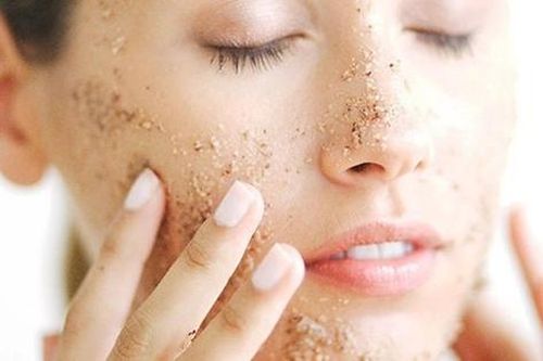 Tẩy tế bào chết đúng cách vào mùa đông