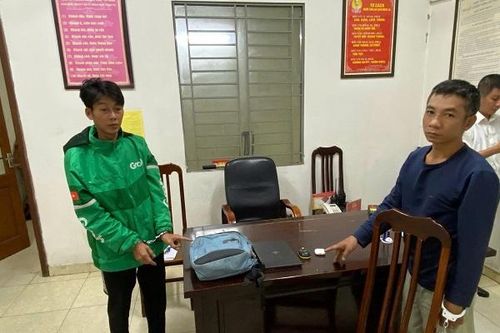 Khởi tố 2 đối tượng giả xe ôm công nghệ đi trộm cắp