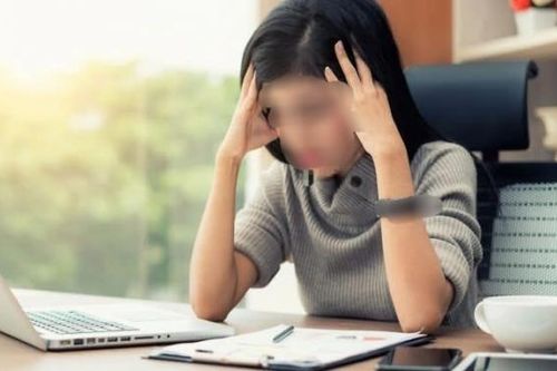 Người trẻ kiệt sức vì 'chạy deadline'