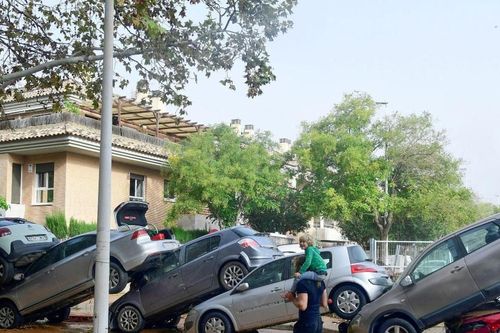 Thấy gì sau thảm họa Valencia?