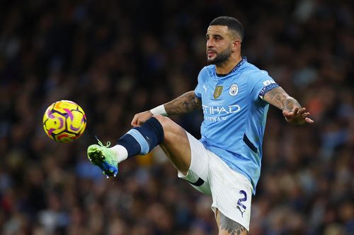 Man City có thể đá 5 hậu vệ trước MU