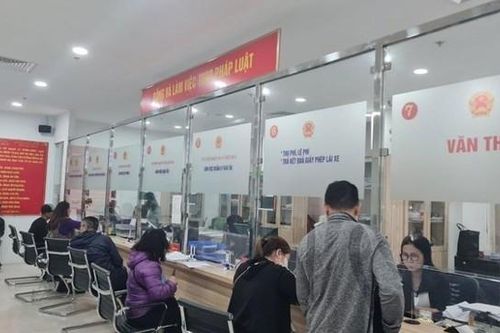 Tạo điều kiện thuận lợi để phục vụ nhân dân cấp đổi giấy phép lái xe