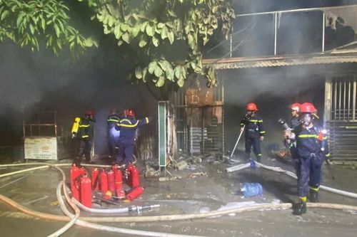 Hòa Bình: Cháy cửa hàng tạp hóa, nhiều tài sản bị thiêu rụi