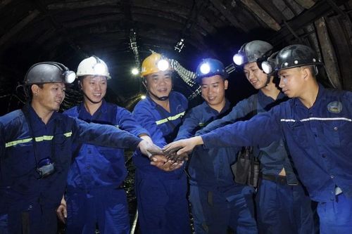 Công nhân vùng mỏ với truyền thống 'Kỷ luật và Đồng tâm'