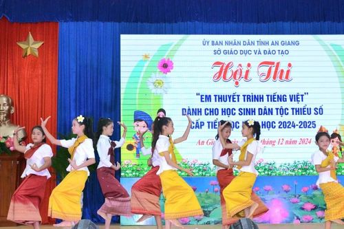 Hội thi 'Em thuyết trình tiếng Việt' dành cho HS dân tộc thiểu số cấp tiểu học