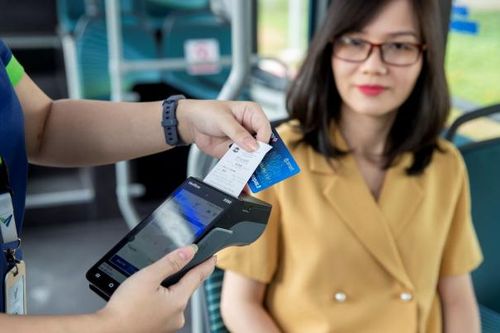 Hà Nội: Nhiều tín hiệu tích cực khi triển khai vé xe buýt điện tử