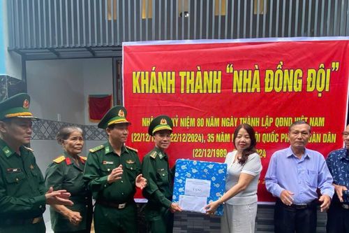 Bộ đội biên phòng tỉnh Bình Định bàn giao Nhà đồng đội cho quân nhân có hoàn cảnh khó khăn