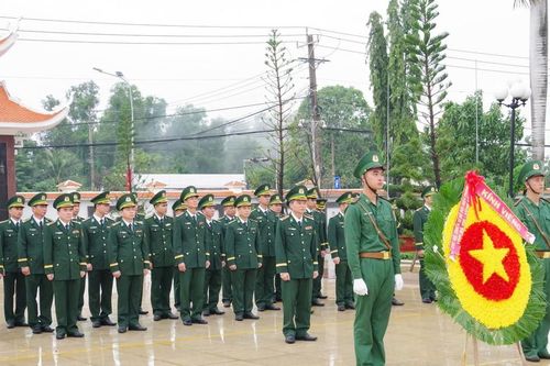 Dâng hương tưởng nhớ các Anh hùng liệt sĩ tại tỉnh Bà Rịa – Vũng Tàu