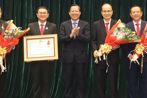 Sở TT&TT TPHCM nhận Huân chương Lao động hạng Nhì nhân kỷ niệm 20 năm thành lập
