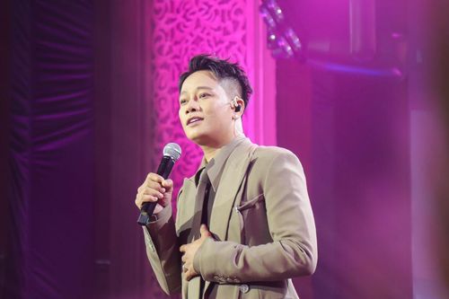 'Hoàng tử ballad' Anh Quân Idol trở lại, xác định lộ diện hát live