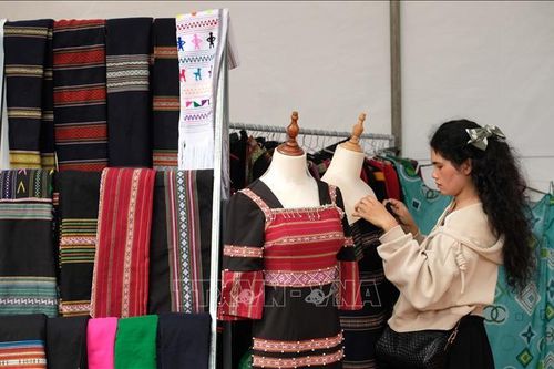 Chương trình 'Bản sắc và hội nhập' tại huyện Di Linh hưởng ứng Festival hoa Đà Lạt