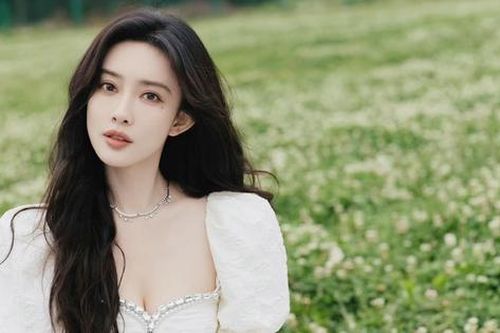Nữ diễn viên hot nhất hiện nay khiến cả nước bất ngờ khi lộ ảnh quá khứ