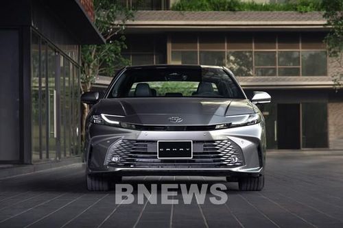 Toyota chốt giá Camry 2024 Hybrid và xăng, từ 1,22 tỷ đến 1,542 tỷ đồng