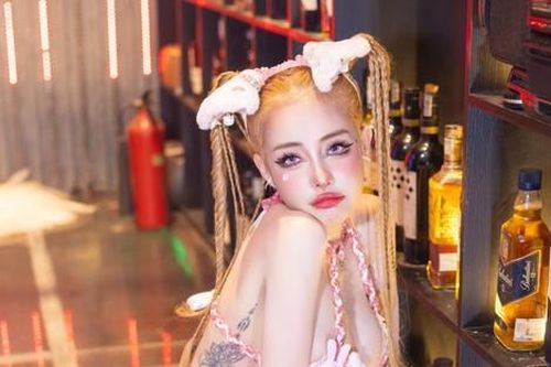 Phản ứng của Ngân 98 khi bị nhận xét 'nhìn không giống ai'