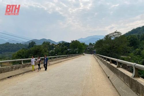 Xanh lại bản Lát