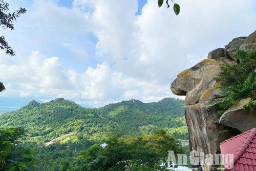 Khám phá Ngũ Hồ Sơn