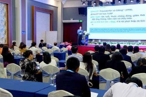 Hơn 100 y, bác sĩ tham gia hội nghị khoa học
