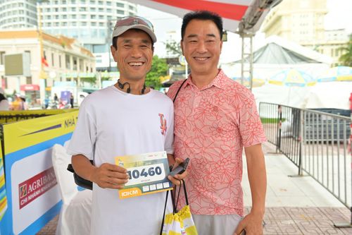 Trước giờ G Giải Nha Trang Night Run Sanvinest - Báo Khánh Hòa 2024: Nhiều vận động viên nước ngoài đến nhận racekit