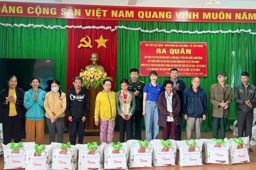 Học viện Lục quân ra quân làm công tác dân vận