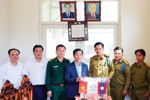 Xây dựng Đảng bộ trong sạch, vững mạnh tiêu biểu