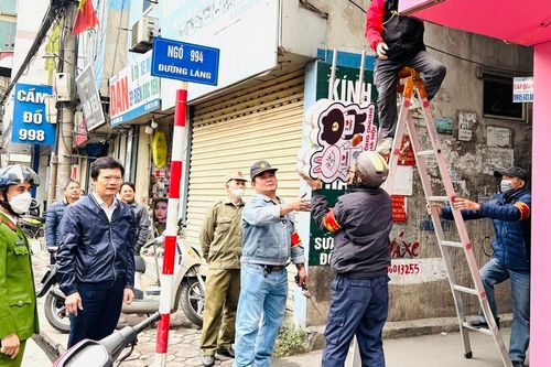 Quận Đống Đa đồng loạt ra quân bảo đảm trật tự đô thị dịp cuối năm