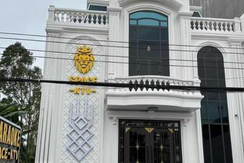 Phạt 140 triệu đồng chủ quán karaoke có nhân viên phục vụ dưới 18 tuổi