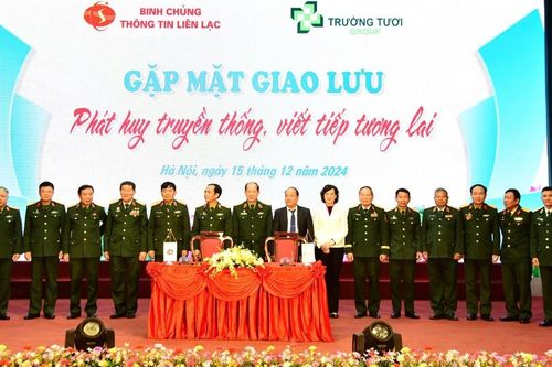Binh chủng Thông tin liên lạc tri ân Tập đoàn Trường Tươi