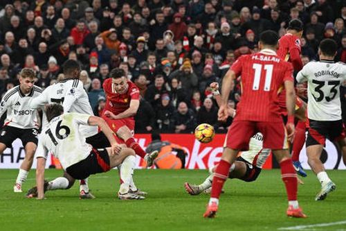 Liverpool đá thiếu người nhưng vẫn giành 1 điểm, 'Pháo thủ' bế tắc dù cầm bóng 76%