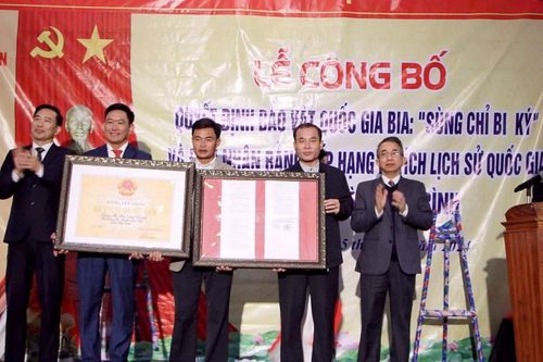 Công bố quyết định bảo vật quốc gia bia 'Sùng Chỉ bi ký' và đón nhận bằng di tích quốc gia lăng mộ Hà Công Trình