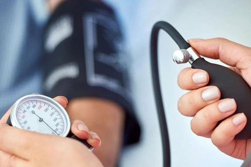 Những cách tự nhiên giúp hạ huyết áp