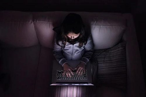 Bảo vệ trẻ em trước 'bóng ma xâm hại' trên không gian mạng