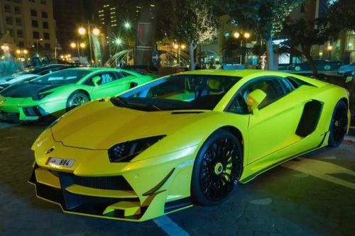 Người lái Lamborghini có thể đang chìm trong nợ nần