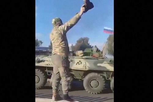 Hình ảnh minh chứng Nga có thể đang di chuyển thiết bị tại căn cứ không quân ở Syria