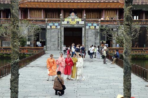 Du lịch Huế 'cất cánh' bằng thế mạnh di sản văn hóa