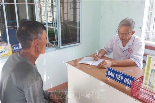 Y tế biển đảo - Bài 1: Niềm tin của quân - dân nơi 'đầu sóng ngọn gió'