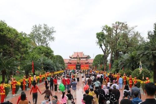 Người con xứ võ Bình Định mê kể lịch sử quân đội Tây Sơn bằng hình ảnh