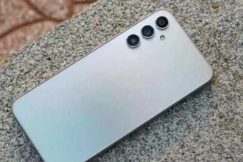 Giảm gần nửa giá sau 1 năm, điện thoại Samsung trở thành lựa chọn đáng chú ý trong tầm giá 6 triệu
