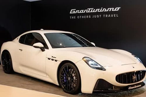 Maserati GranTurismo mới trình làng khách Việt: Giá từ 9,86 tỷ đồng, bản điện sẽ về năm sau