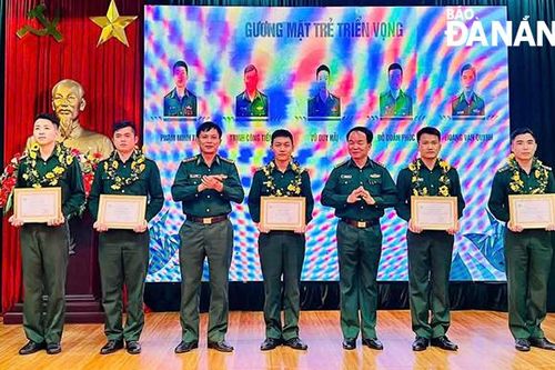 Tọa đàm 'Đề cao tính kỷ luật, kỷ cương, tình thương yêu đồng chí, đồng đội'