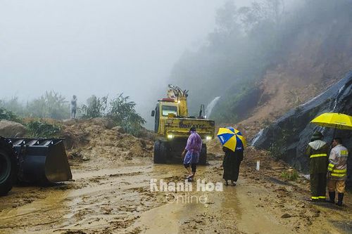 Mưa lớn gây thiệt hại nhiều nơi