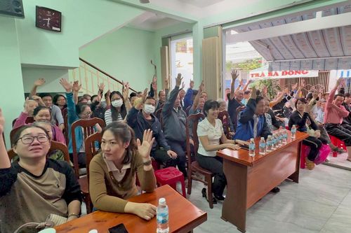 Nô nức ngày bầu cử trưởng thôn, tổ trưởng tổ dân phố