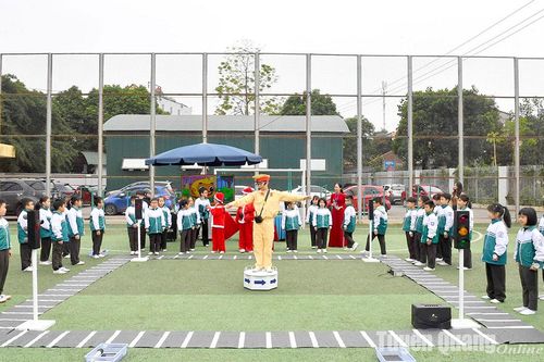 Tổ chức giao lưu Giáo dục kỹ năng tham gia giao thông an toàn cấp tiểu học năm học 2024-2025