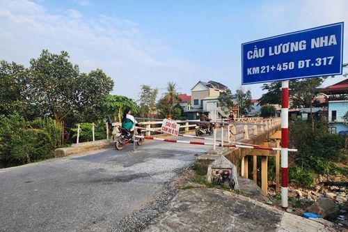 Phú Thọ: Cầu Lương Nha suy yếu, cấm các phương tiện trọng tải lưu thông
