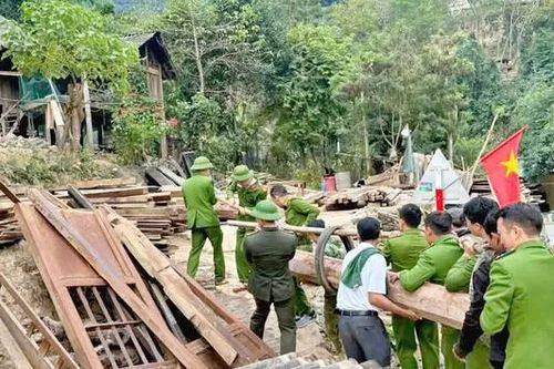 Di dời 70 hộ dân vùng nguy cơ sạt lở ở Mường Típ
